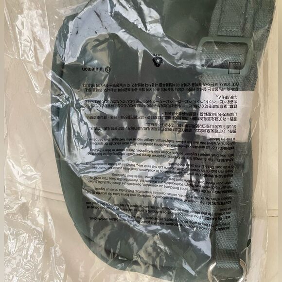 NWT LULULEMON ALL NIGHT FESTIVAL BAG MEDIUM FORREST GREEN 2L micro bag - Picture 6 of 7